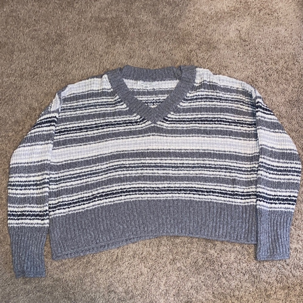 American Eagle Size Medium Sweater 🤍